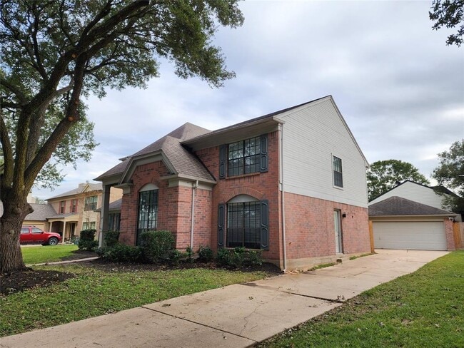 Building Photo - 3226 Country Club Blvd