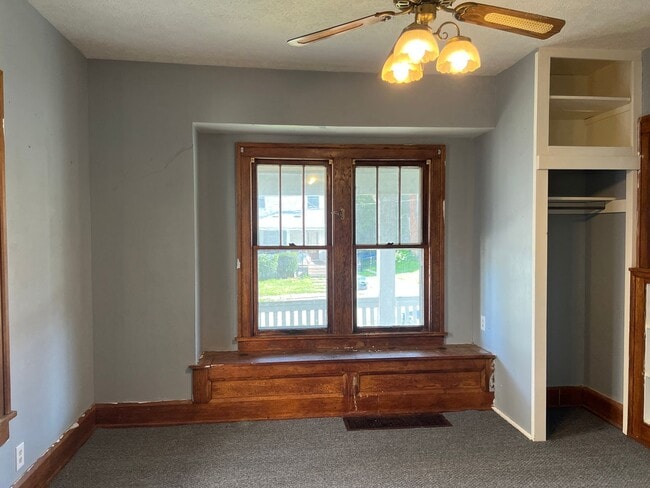 Building Photo - Coming soon- Cute 2 bedroom Cape Cod with ...