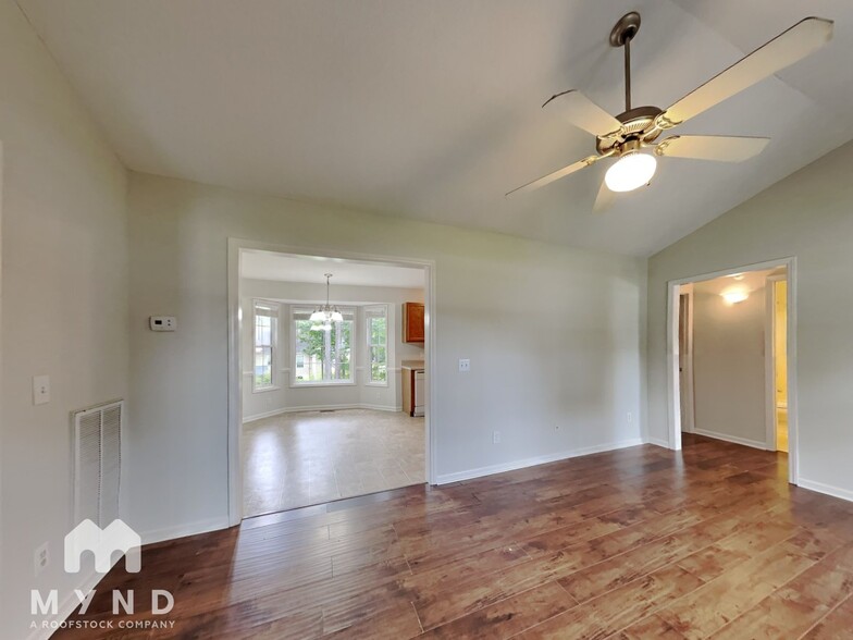 Building Photo - 2036 Ballston Pl