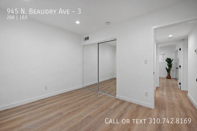 Building Photo - 945 N Beaudry Ave
