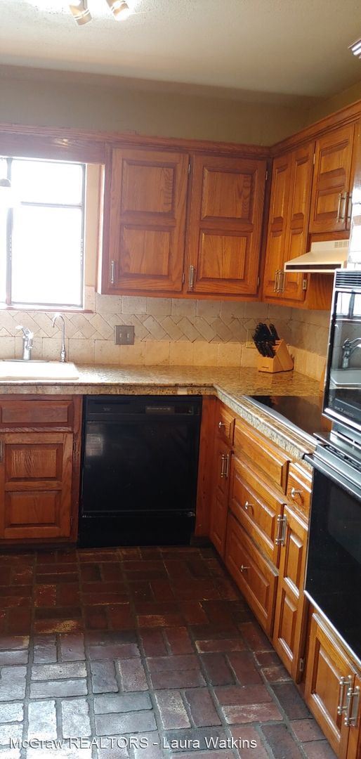 Building Photo - 4 br, 3 bath House - 8826 E. 91st Place