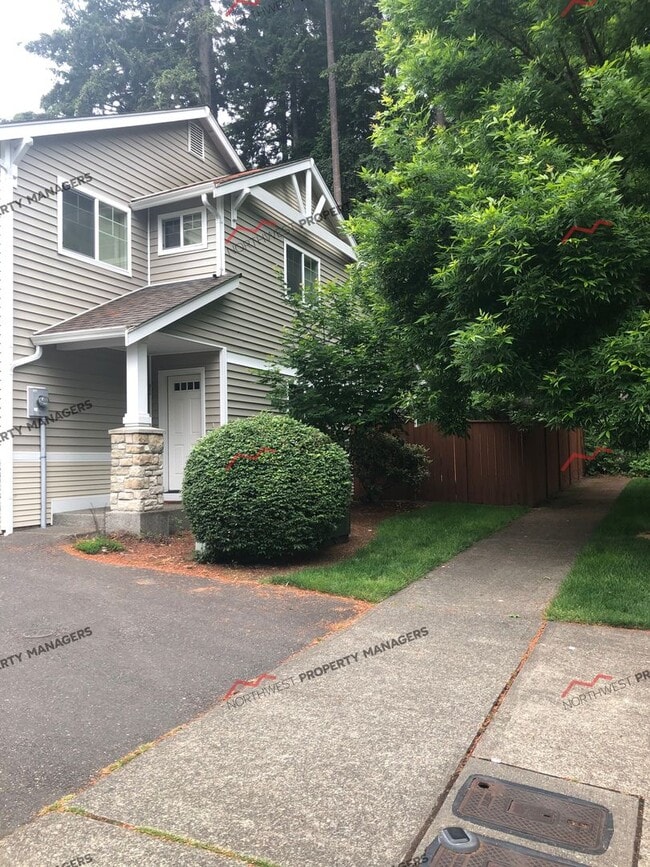 Building Photo - r95