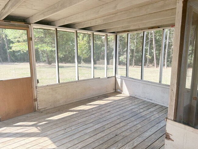 Building Photo - 72 Tammy Ln