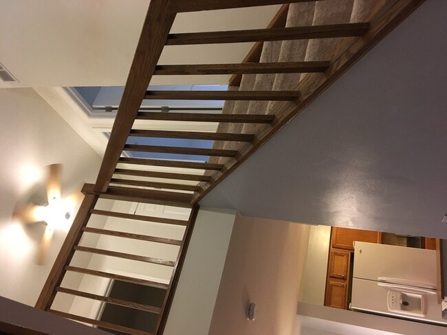 Building Photo - 1722 Ranchview Dr