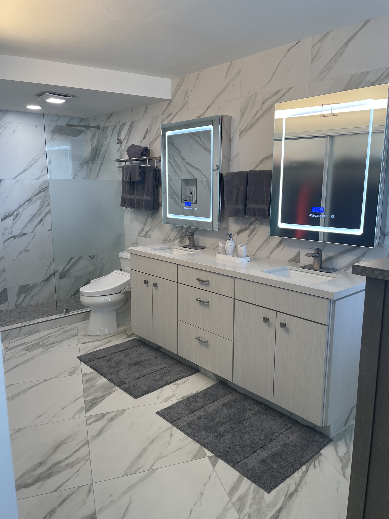 Double vanity - 700 E Ocean Blvd