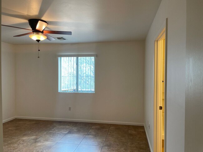 Building Photo - Beautiful Modern New 3Bdm 2Ba Home, Easy A...