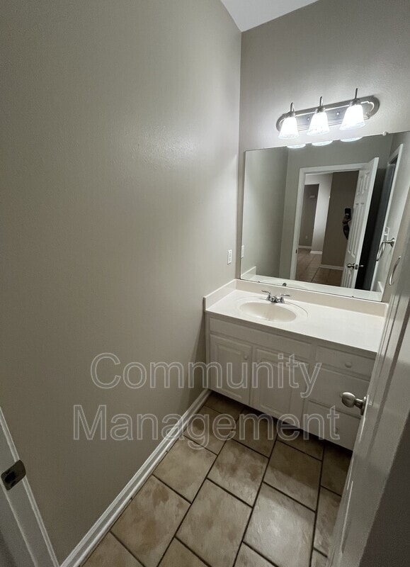 Building Photo - 40357 Creekway Cove Ct