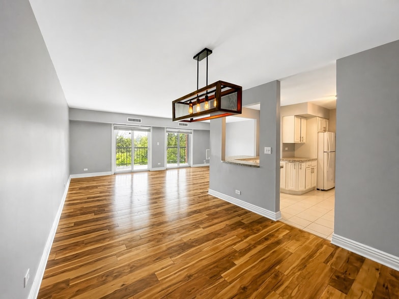 Building Photo - 1615 E Central Rd