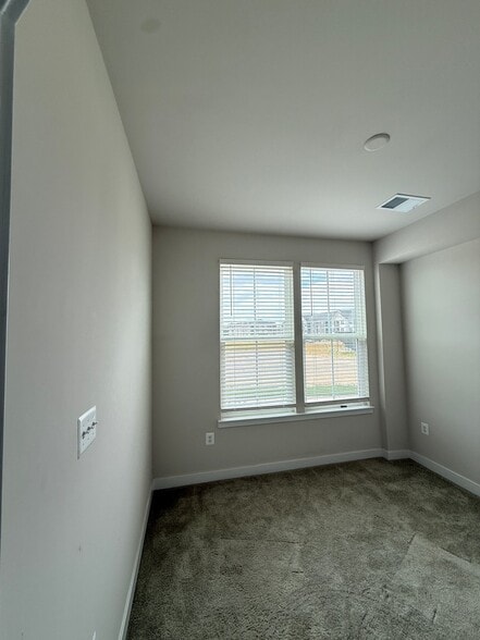 Building Photo - 9304 Tanfield Dr