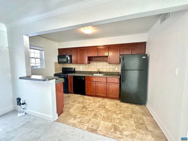 Building Photo - 855 Fountain Ct