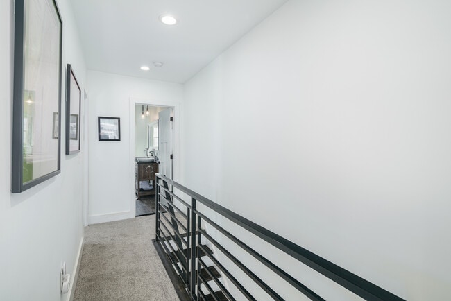 Building Photo - 2223 Taggert St