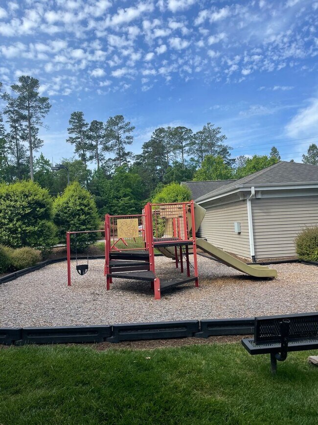 Building Photo - Fully Furnished  | Utilities Included | Flexible Lease Terms