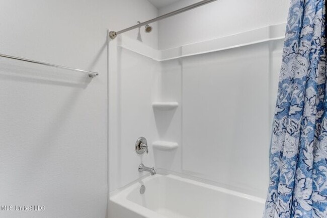 Building Photo - 1057 Enclave Cir