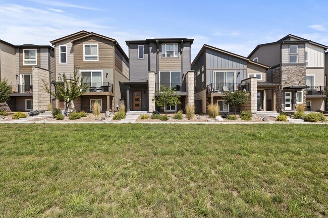 Primary Photo - 2464 Jazzy Lady Ct