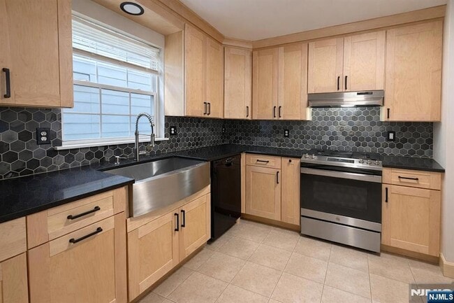 Building Photo - 231 N 12th St