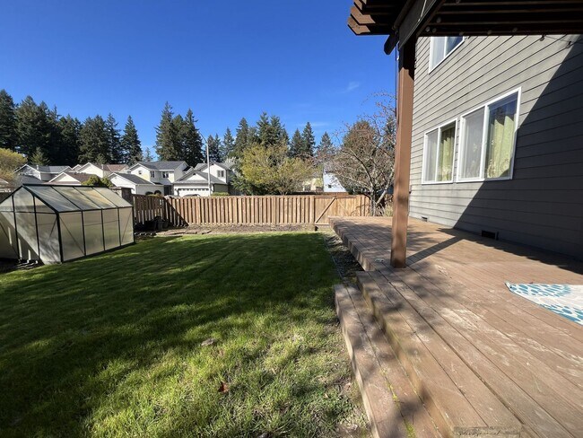 Building Photo - Beautiful 5 Bedroom Home + Office with Grand Entry, Gourmet Kitchen & Private Backyard