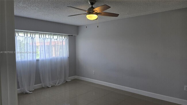 Building Photo - 1650 SW 124th Terrace