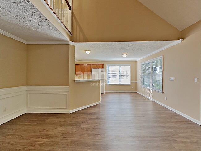 Building Photo - 620 Woodhaven Dr