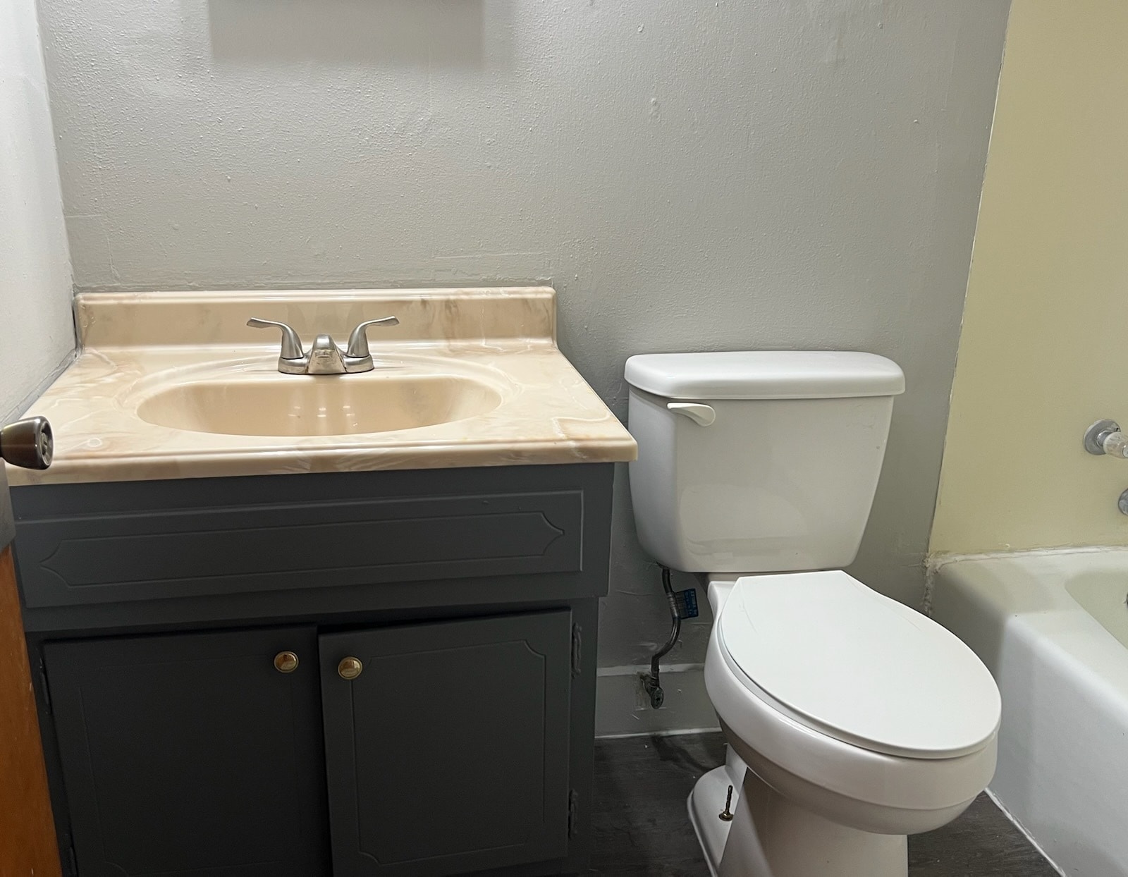 Bathroom - 1033 Windsor Rd