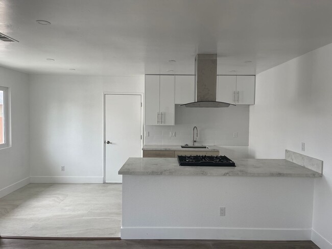 Building Photo - 2 bedrooms 1 bath home in Imperial Beach. ...