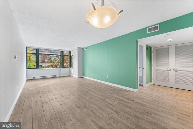 Building Photo - 1150 K St NW