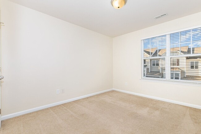 Building Photo - Glenwood North Townes