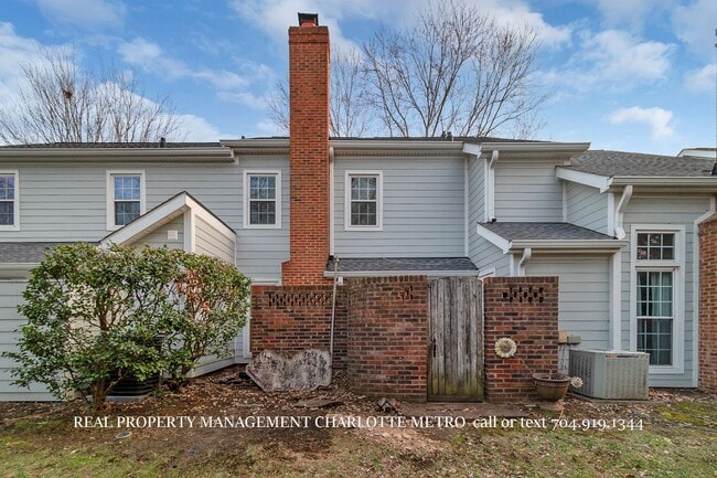 Building Photo - Charming HOME in Prime South Charlotte Location!