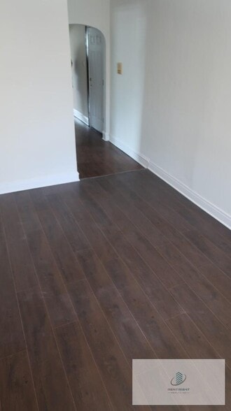 Building Photo - 5507-09.5 N Lincoln Ave