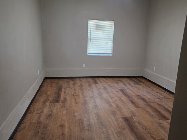 Building Photo - 641 Redstone Ave