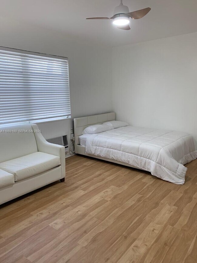 Building Photo - 545 Michigan Ave