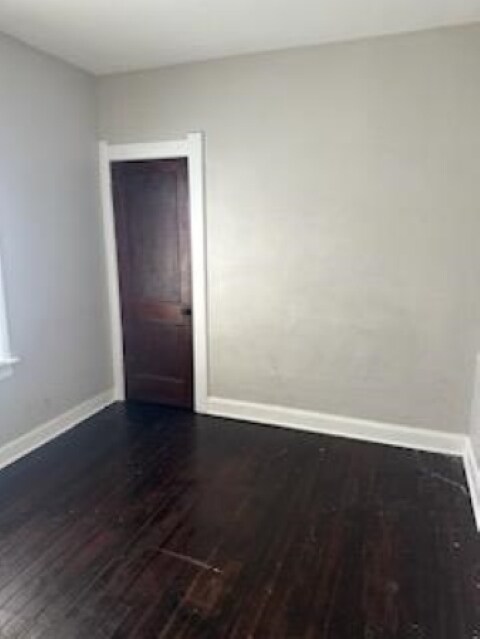 Building Photo - 2027 Brussels St