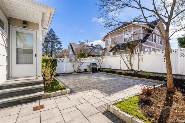 Building Photo - 12 Ridgeland Terrace