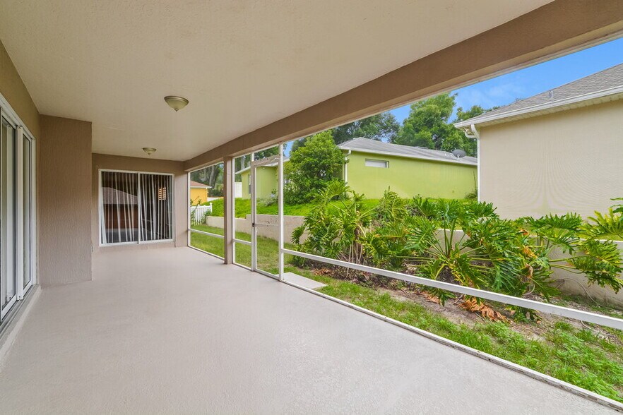Building Photo - 1436 Lake Marion Dr