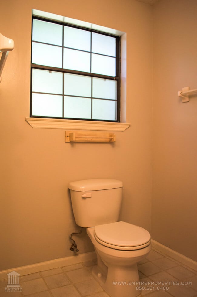 Building Photo - Beautiful Large home off of Mahan