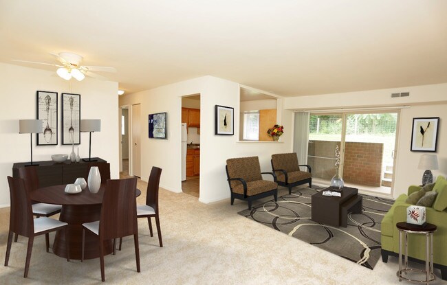 Building Photo - Hunter Hill