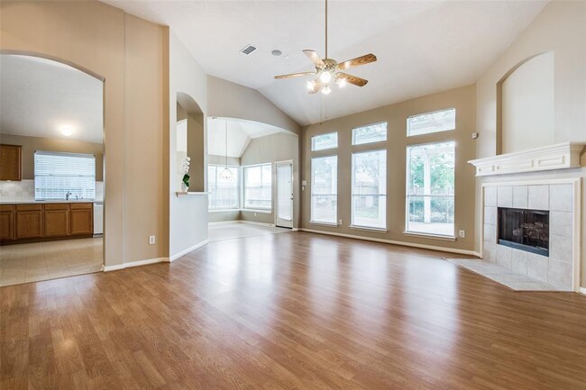 Building Photo - 7302 Hollow Field Ln