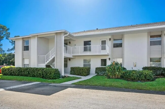 Building Photo - Charming 2 Bed 2 Bath Condo in Naples COMING SOON