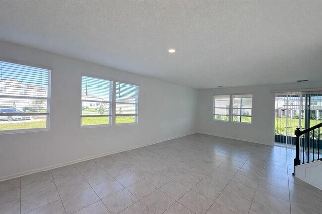 Building Photo - 470 Redbud Rd