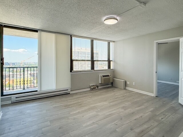 Building Photo - 2740 N Pine Grove Ave