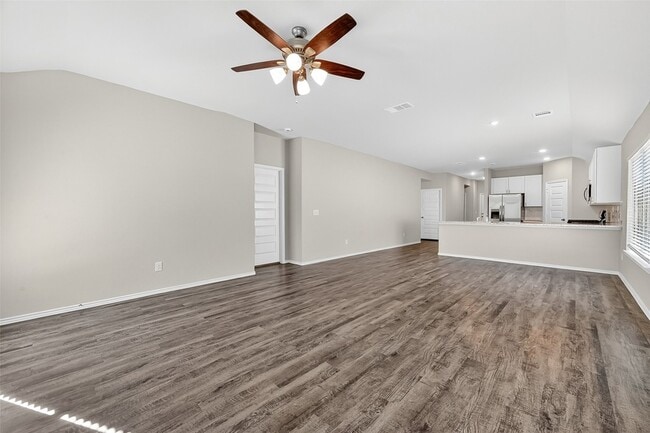 Building Photo - 79 Courageous Side Way