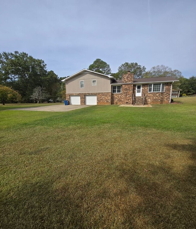 Building Photo - Beautiful 3-Bedroom Home with Bonus Room i...