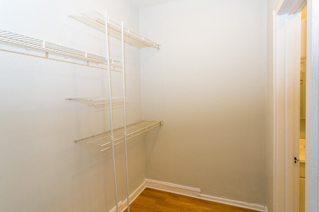 Building Photo - 2832 N Burling St