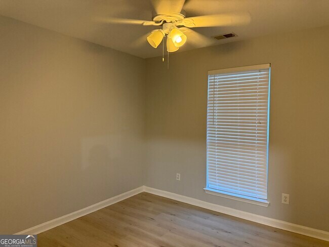 Building Photo - 4209 Zephyrhills Dr