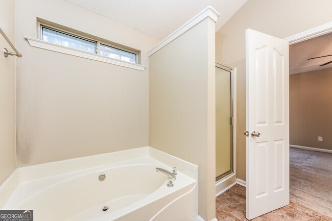 Building Photo - 573 Ransom Way