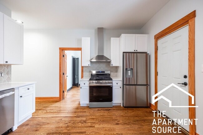 Building Photo - 2842 W Augusta Blvd