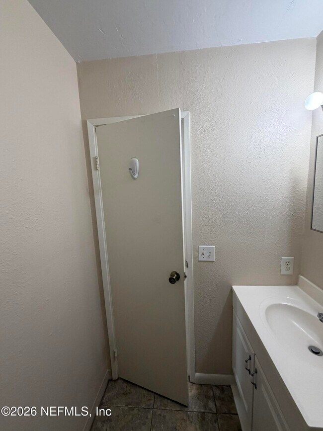 Building Photo - 1225 Songbird Ln