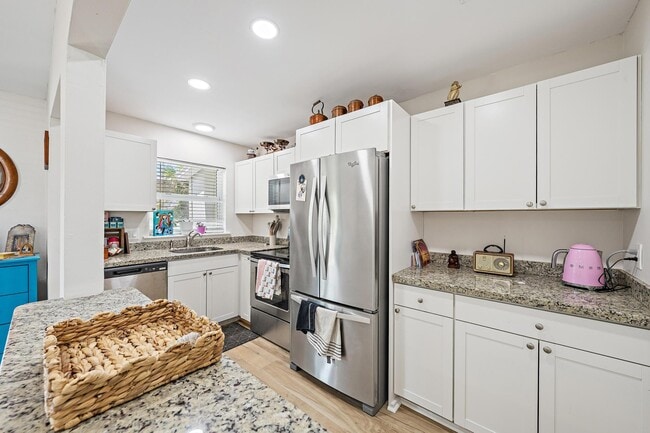 Building Photo - 12015 Colony Ave