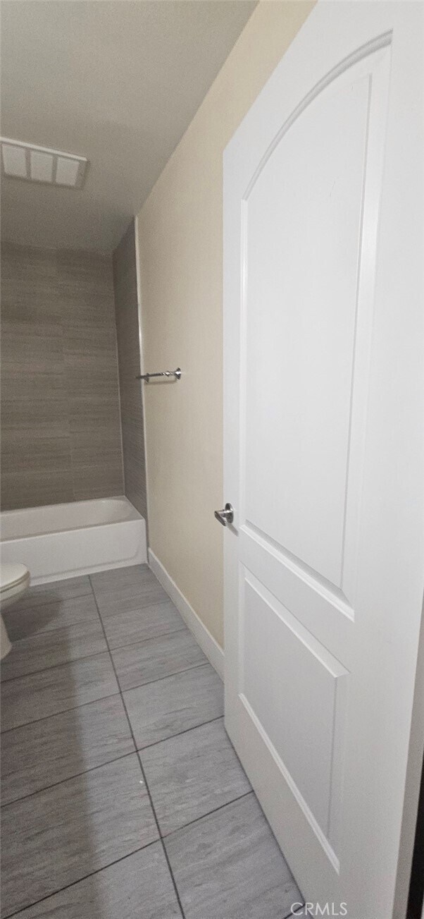 Building Photo - 1631 E 85th St