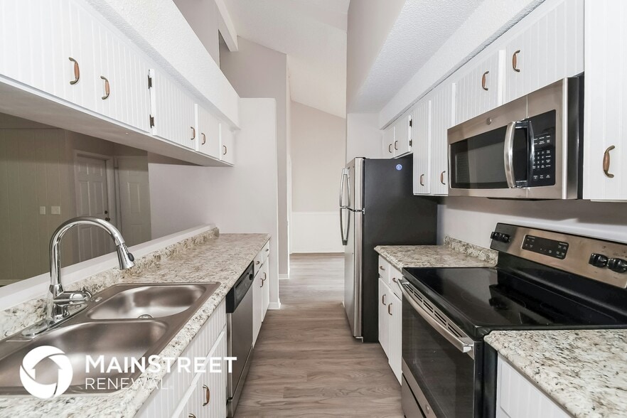 Building Photo - 13025 Bent Pine Ct E