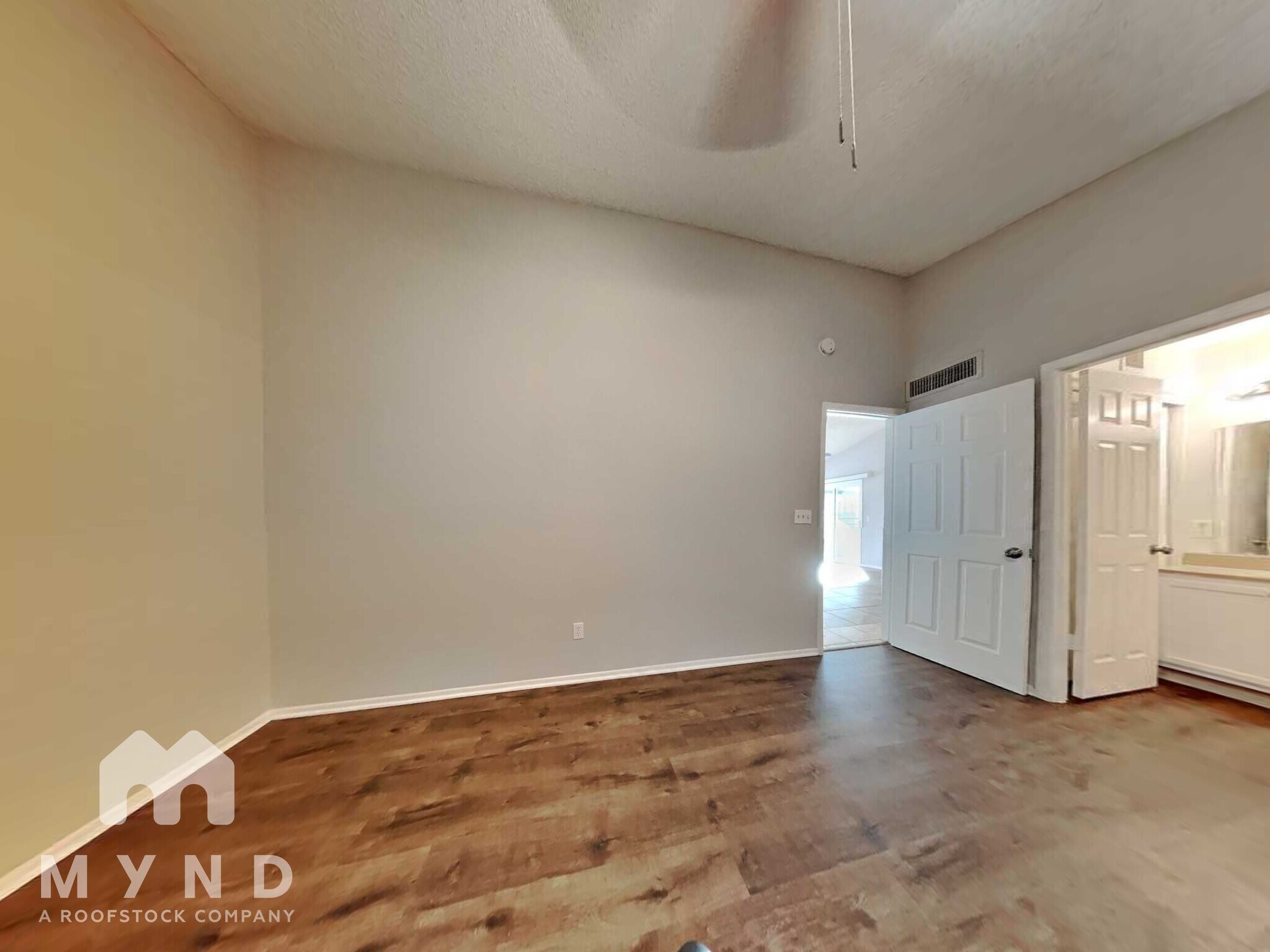 Building Photo - 8913 W Fairmount Ave